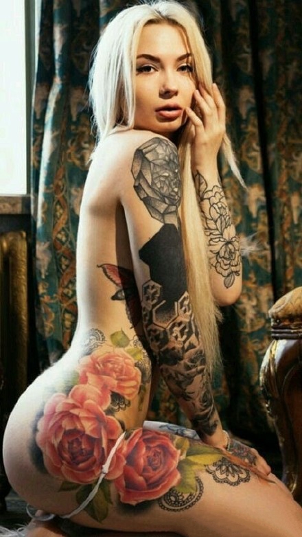 性感纹身美女图片_一组性感又帅气的欧美纹身美女tattoo girls图片
