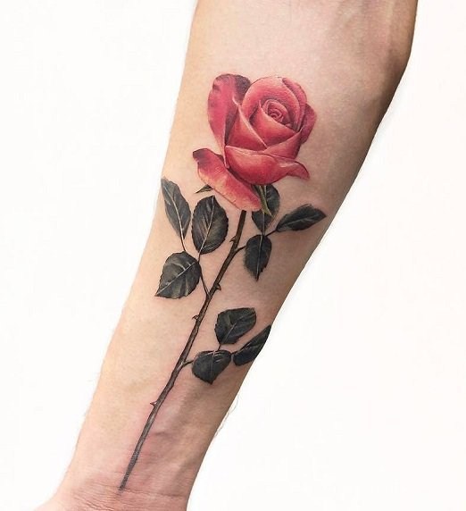 纹身唯美图片  花枝招展的玫瑰纹身图案