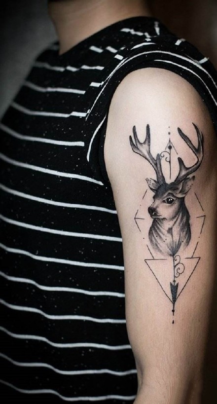 麋鹿纹身作品_14张动物麋鹿纹身图案图片作品欣赏