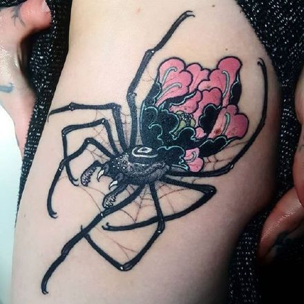 大蜘蛛纹身_一组9张漂亮的蜘蛛纹身图案作品图片