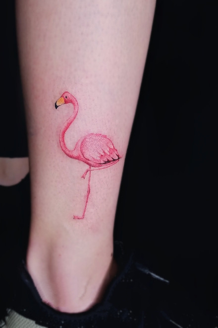 火烈鸟纹身图_14张粉红色的火烈鸟纹身图案作品图片