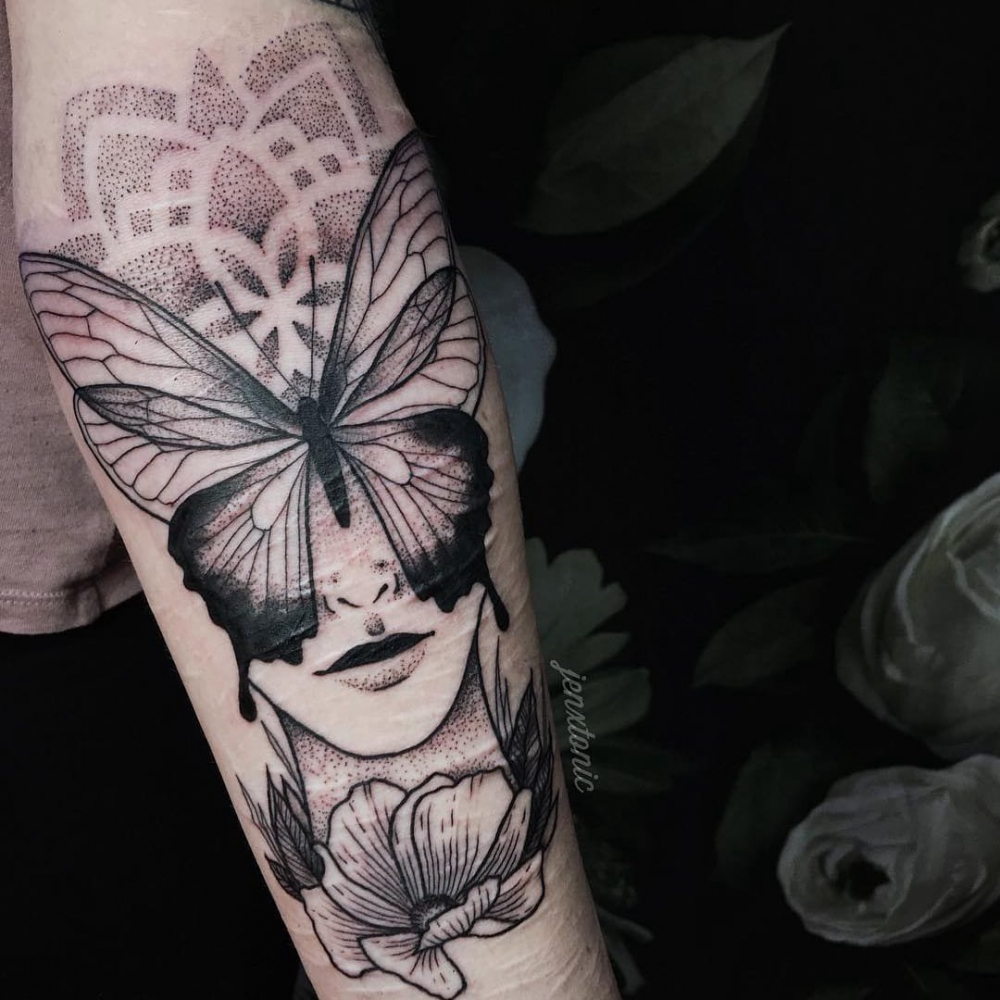 传统纹身图案    身体各个部位黑暗系纹身传统的花朵纹身