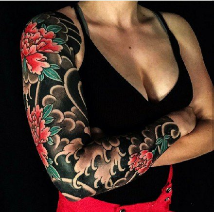 霸气半甲纹身-日式女性性感霸气的半甲纹身图片