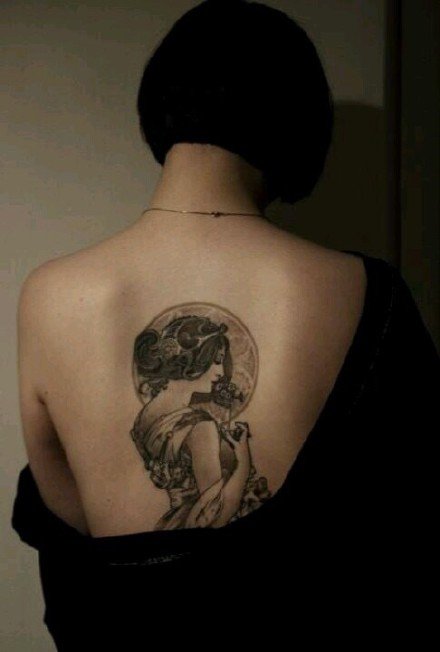 女人系列纹身图案-9张艺术价值很高的女人纹身图片