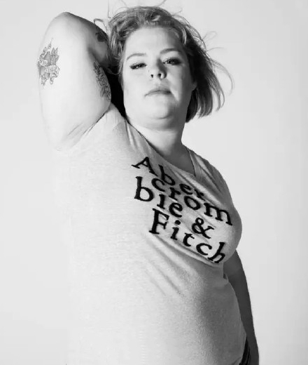 女性胖子纹身--一组欧美自信的胖女人纹身图片欣赏