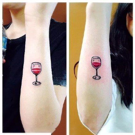 创意红酒杯的一组酒杯纹身图案欣赏