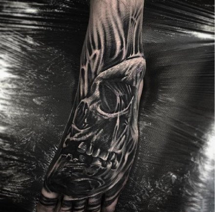 欧美暗黑风格的大黑灰写实纹身图案作品