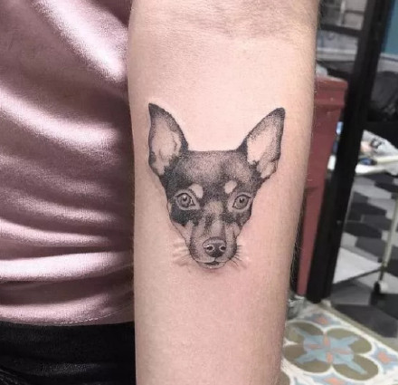 和汪星人相关的一组宠物狗狗纹身图案