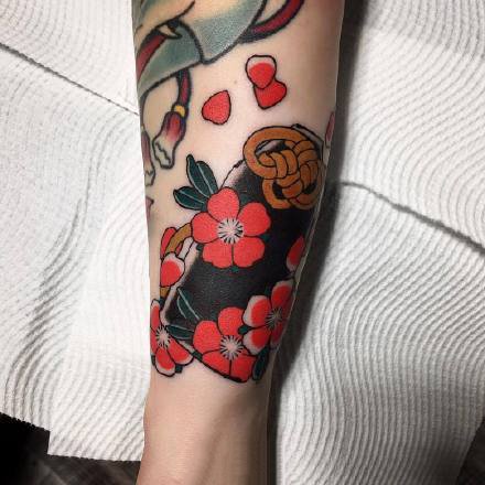 日式风格的一组红色调传统小纹身图案欣赏