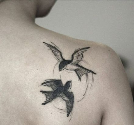 9张飘逸灵动的一组燕子纹身图案欣赏
