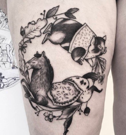 可爱的一组黑灰童趣动物单线纹身作品图案