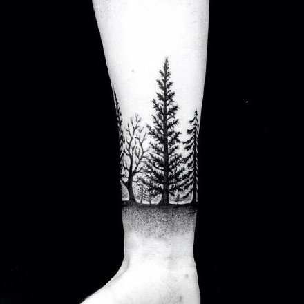 环绕在手臂上的森林树木等臂环手环纹身图案