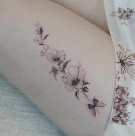 很小清新的一组女生小花朵纹身图案
