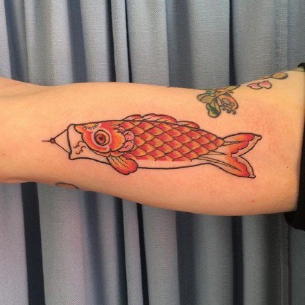 被挂住鱼嘴的一组才创意鱼纹身图案作品