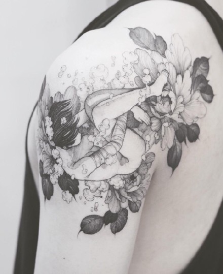 黑灰插画风格的艺伎女郎纹身作品图案