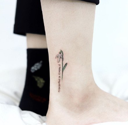 纹在脚踝上的9张小清新简约纹身作品