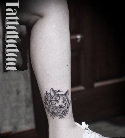 猫咪刺青：女士身上的好看小猫图案纹身