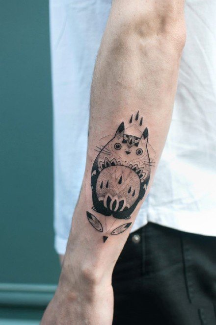 18张宫崎骏动漫角色龙猫的卡通纹身图案