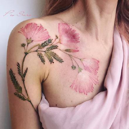 女性专属的一组水彩色花卉植物纹身图案