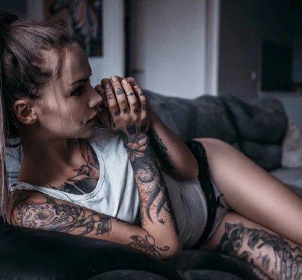 18张国外欧美纹身女性的图片赏析