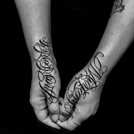 个性的一组花体字英文纹身图案欣赏