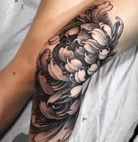 黑灰菊花：手臂和腿部上好看的黑灰菊花纹身图案