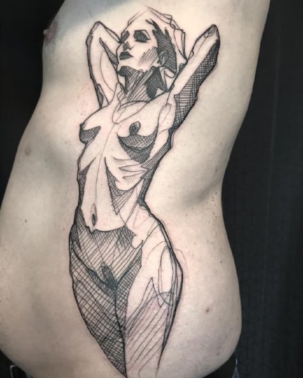 裸女郎+纹在身上的一组裸体女郎纹身图案