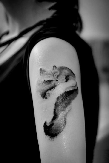 狐狸刺青：18张小清新的狐狸纹身图案赏析