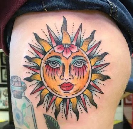 太阳和月亮组成的一波创意日月纹身图案