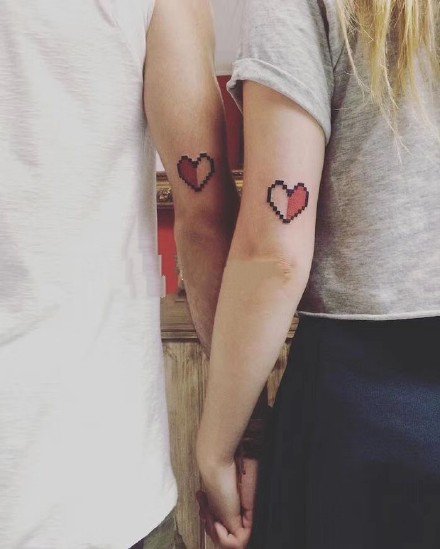 情侣纹身：适合恋人的一组成对纹身图案