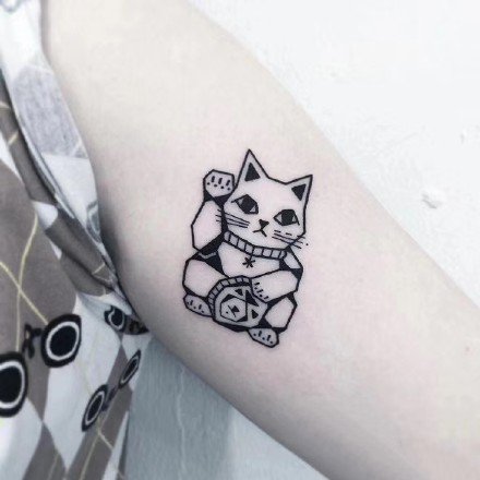 很可爱的的一组小招财猫纹身图案
