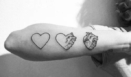 好看的一组创意心脏图设计纹身图案