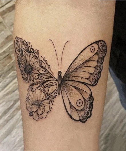 黑灰蝴蝶：一组创意的黑灰色蝴蝶纹身作品