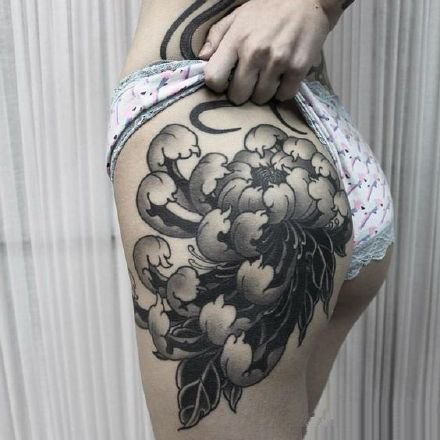 传统菊花：一组传统风格的菊花纹身图案9张