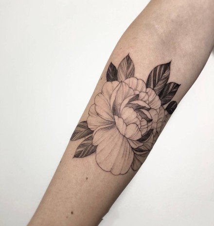 点刺花卉：18张点刺风格的花卉纹身图案