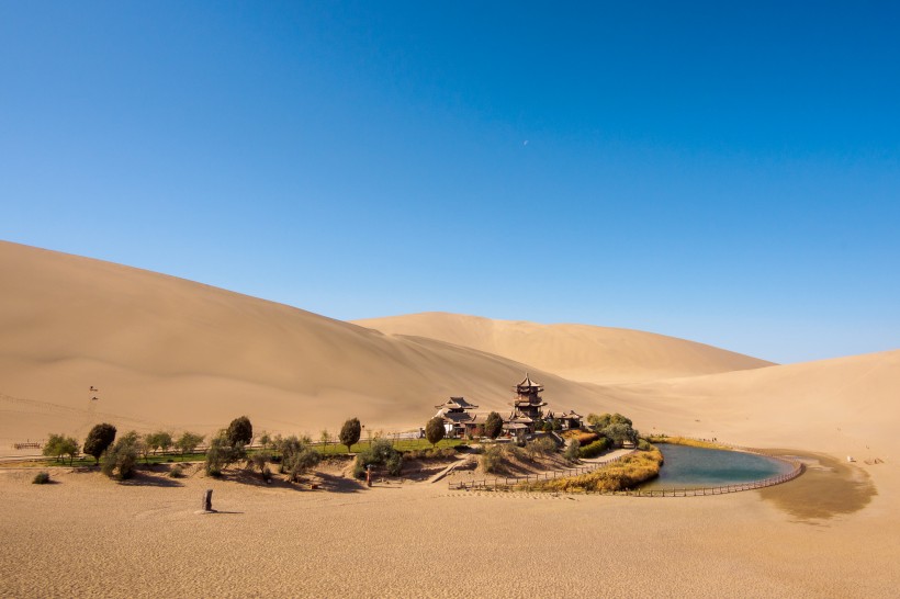 甘肃敦煌鸣沙山月牙泉风景图片(19张)