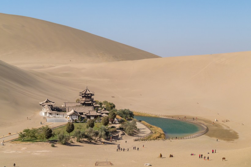 甘肃敦煌鸣沙山月牙泉风景图片(19张)