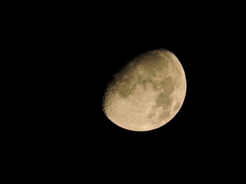 夜空中的月亮图片(13张)