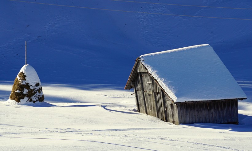 雪中的小屋图片(13张)