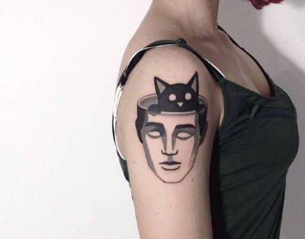 个性的一组手臂上黑灰创意纹身图片