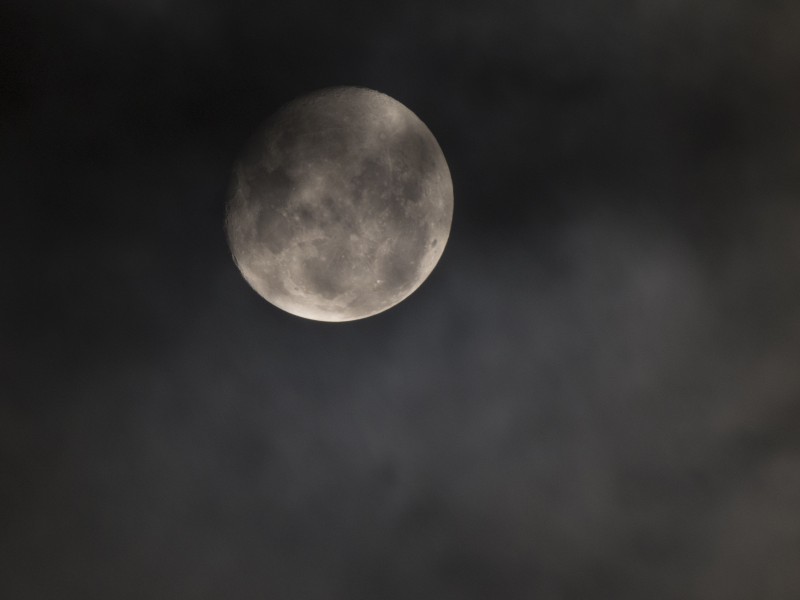 朦胧的月亮图片(10张)