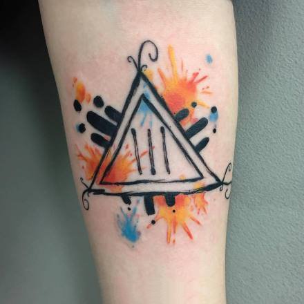 简单的一组水彩三角形纹身图片