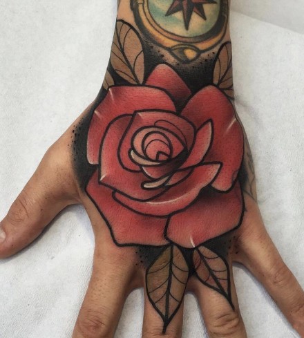 个性手背上的玫瑰花朵等newschool纹身