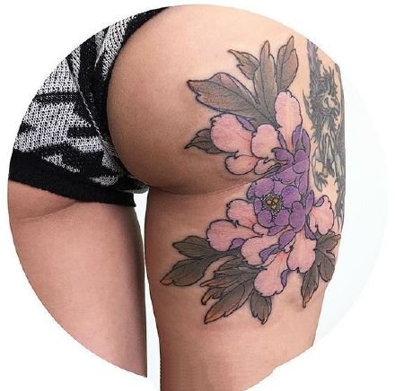 性感的一组女性臀部屁股上艳丽花朵纹身图案