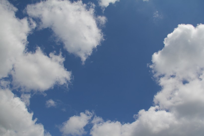 高空中洁白的云朵图片(12张)