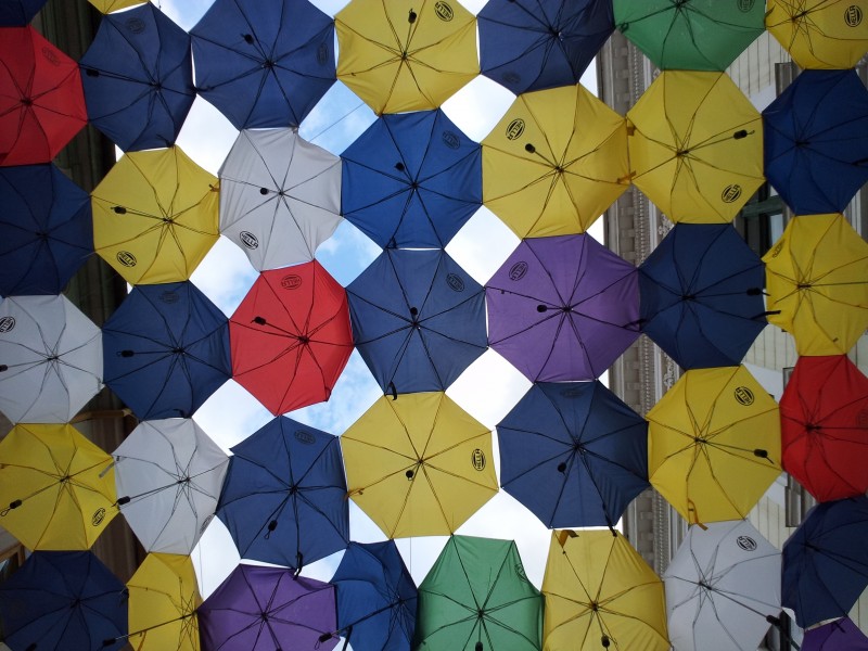 雨伞长廊图片(12张)