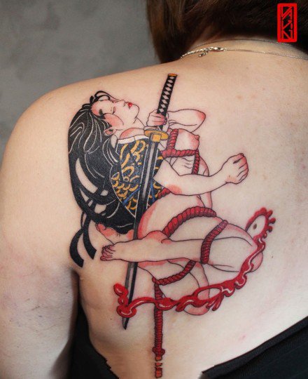 日本传统女性的一组彩色创意纹身作品