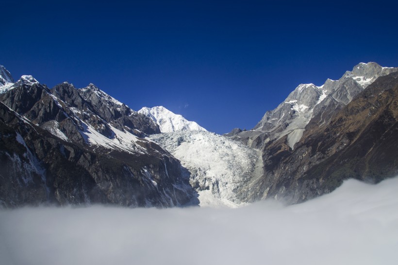 巍峨秀丽的雪山图片(15张)