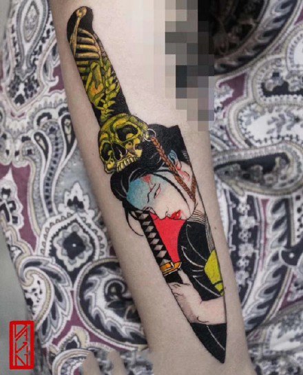 日式好看的一组暗黑女郎纹身图片