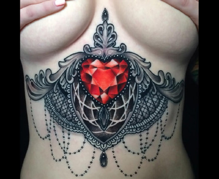 很漂亮性感的女性胸花纹身图案
